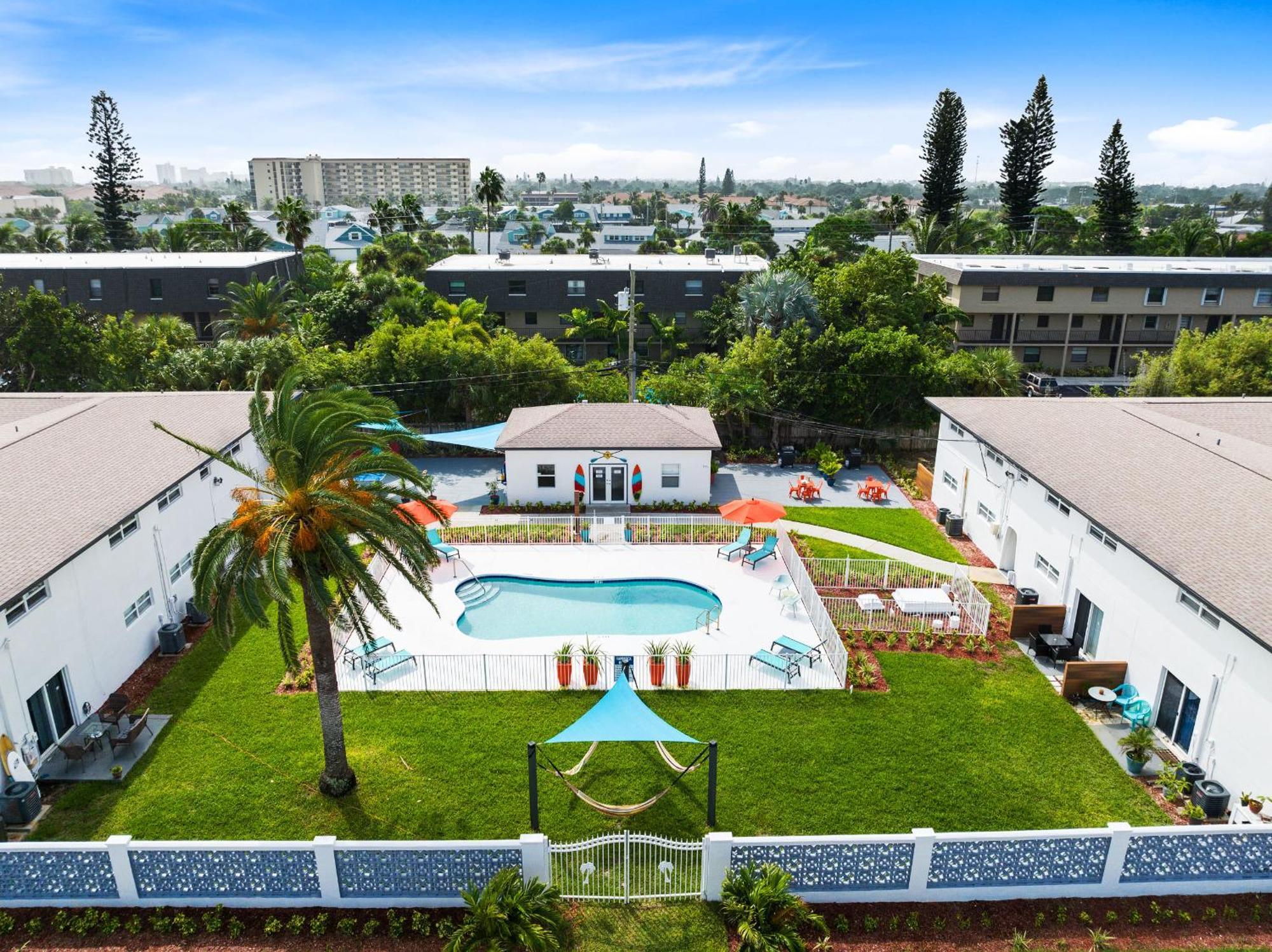 Ocean 21 - Waves & Wonders Apartment Indian Harbour Beach Exterior photo